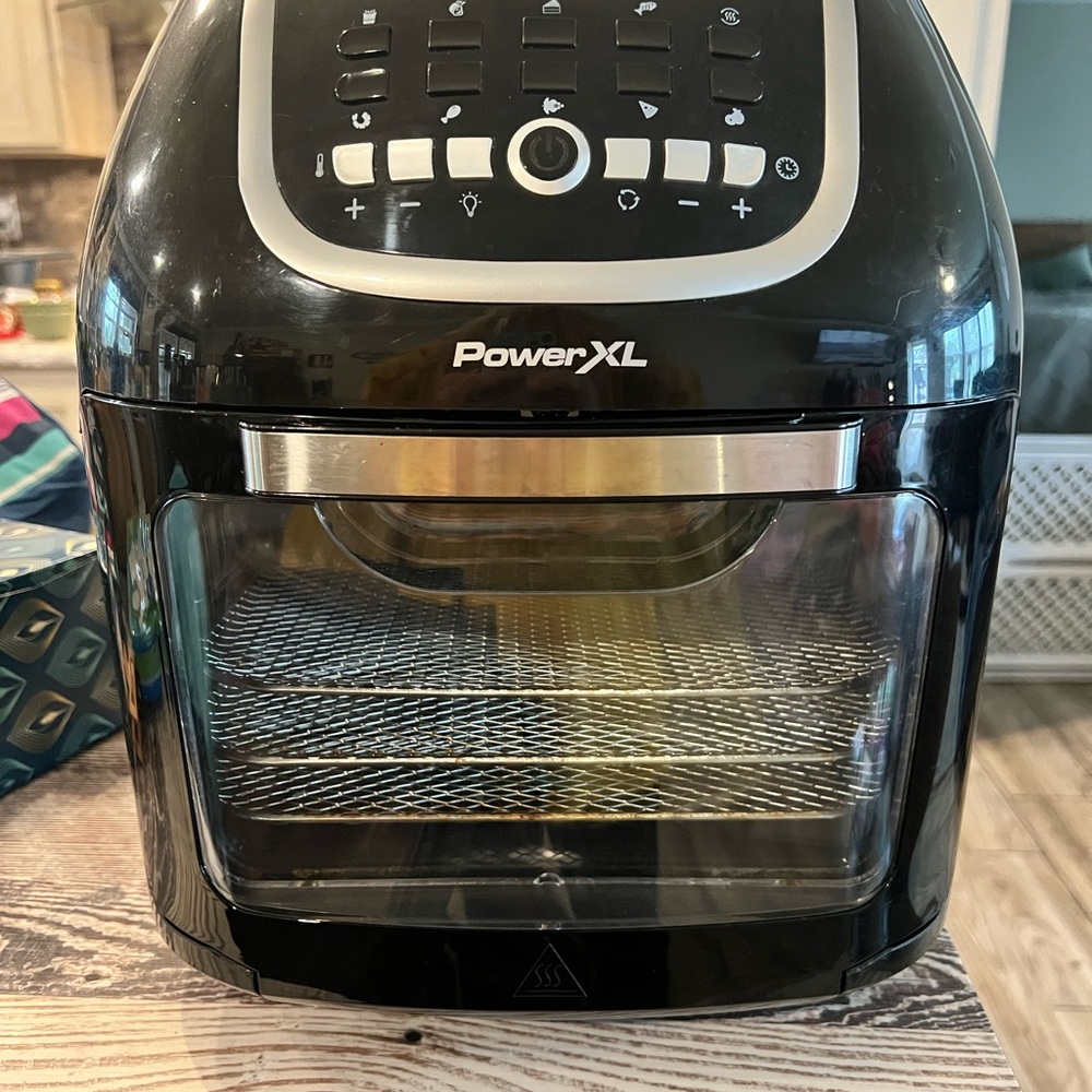Source Unknown PowerXL Black and Silver Air Fryer Oven